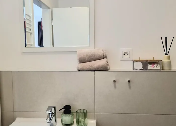 Sleep With The View *